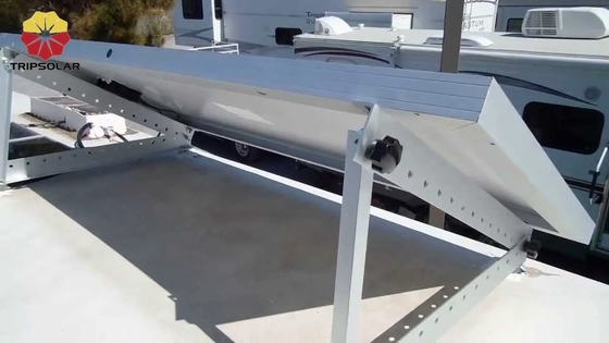 Conjunto de suportes de montagem com inclinação ajustável para sistemas de montagem de painéis solares no teto