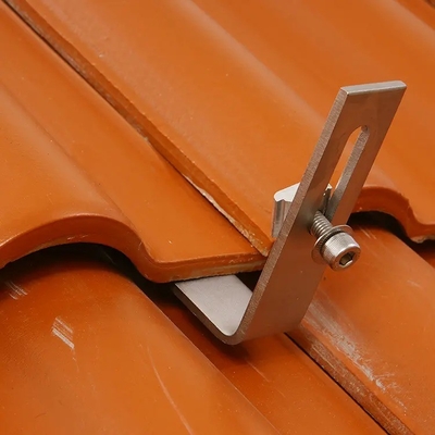 Site de instalação de gancho de alumínio para telhado solar em telhado de azulejos para carga de neve de 1,4KN/m2